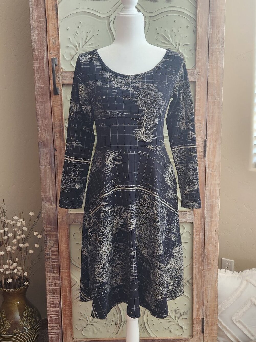 Effie's Heart The Easy Dress Atlas Print Midi Long Sleeve Cotton Dress | Medium